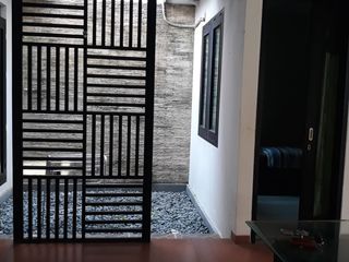 Di Sewakan Rumah Luas SUPER STRATEGIS Dekat Stasiun, Sekolah dan Resto DEPOK