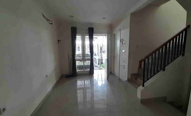 Dijual : Rumah di Cluster Thomson, Gading Serpong, Tangerang