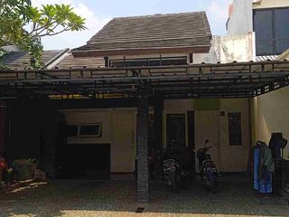 RUMAH GREENPARK RESIDENCE BEKASI LOKASI NYAMAN STRATEGIS 2 LANTAI HARGA MIRING HALAMAN LUAS