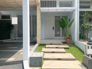 Dijual Rumah Mewah Lokasi Grand Wisata Bekasi Semi Furnish Nego