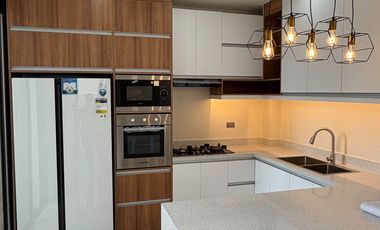 FOR SALE: Modern Contemporary 6 BR House with Viewing Deck in Avida Parkway Settings NUVALI