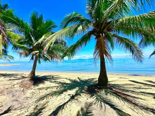WHITESAND BEACH AT QUEZON PHILIPPINES