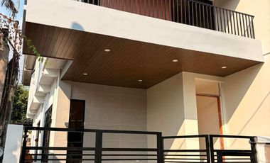 Modern Contemporary Brand New 4-Bedroom Single Attached Homes - Industrial Valley