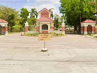 SUPER RUSH SALE: RESIDENTIAL CORNER LOT NEAR CLARK & NLEX/SCTEX EXIT
