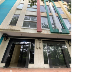Disewa Cepat Ruko Cikarang 3 Lantai Uk. 4.5X13 (204M2) Sebelah Pintu Tol Cikarang Barat (Dekat Mall Lippo !) Lokasi Strategis!