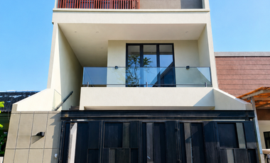Rumah Brand New Puri Indah 140m2 3+1KT SHM Private Pool