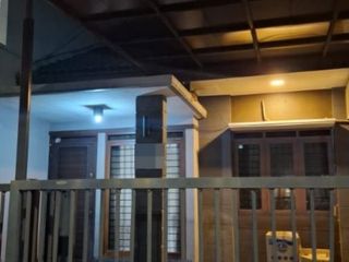 Rumah di komplek Taman Holis Indah 2, kotamadya Bandung