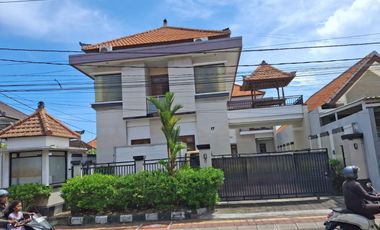 Dijual Rumah + Kantor Fully Furnish  2 Lantai di Jl.Suli, Denpasar Utara