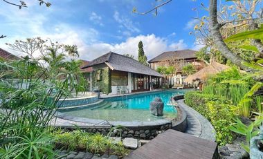 LEASEHOLD | 5-BEDROOM VILLA IN PRIME SEMINYAK