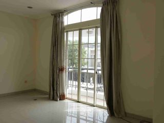 Di Jual Rumah siap huni di Cluster Australia GLC