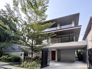 Brand New 7 Bedroom Luxury House & Lot for Sale in White Plains Subdivision Quezon City