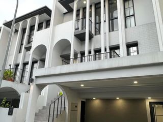 Disewakan Rumah Elegant Cluster Aether Greenwich BSD
