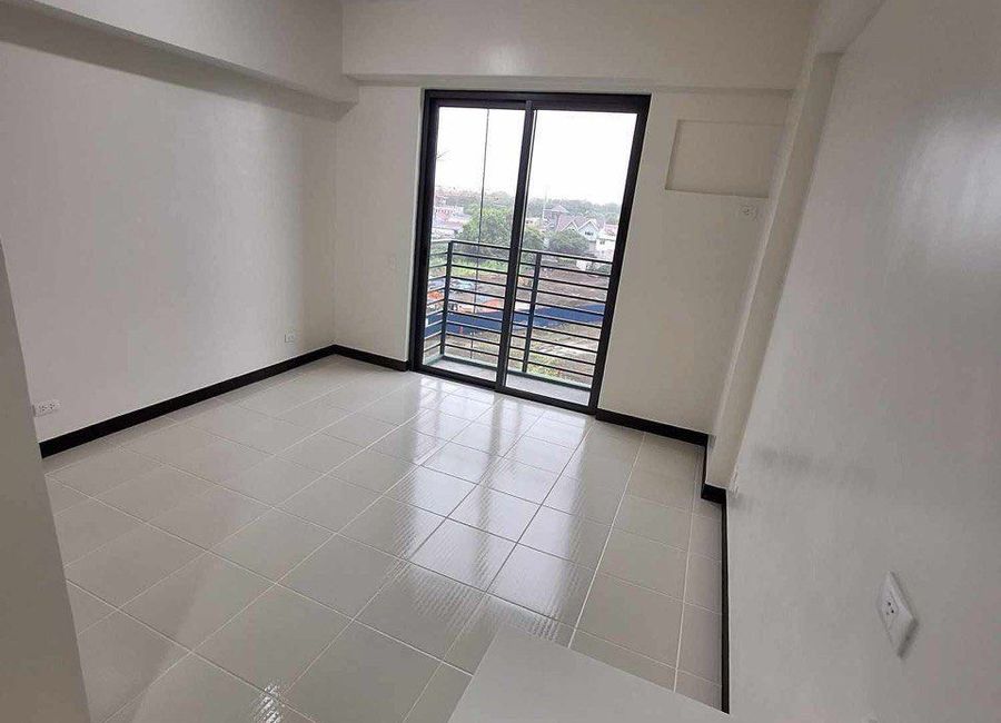 Grasslands Drive, Santo Domingo, Santa Rosa, Laguna image 3