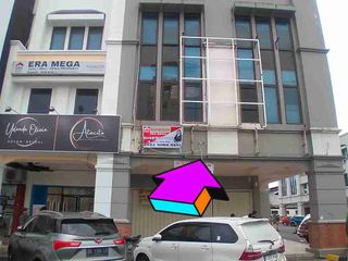 Ruko besar ramai strategis piere tendean boulevard pusat kota manado