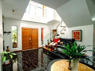FOR SALE:  6-Bedroom Luxury Property in Royale Cebu Estates