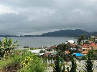 DI JUAL TANAH DENGAN VIEW DANAU DENGAN ITR KUNING