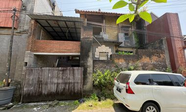 Rumah Dijual di Sesetan – 3 Lantai, Dalam Kawasan Perumahan