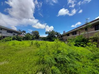 Prime Vacant Lot for Sale in Dasmariñas Village