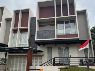 Dijual Rumah Mewah Semi Furnished di kawasan Symphonia Mozart Gading serpong