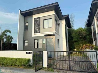 3 bedroom Single attached house(UNNA corner) in Lipa, Batangas