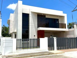 Quality 4-Bed house for sale on Bucks Estate, Alfonso, Nr Tagaytay. P13m