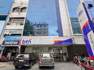 Disewakan Gedung Komersial di Kebayoran Baru Jakarta Selatan, Pinggir Jalan Utama Melawai Raya, Lokasi Strategis