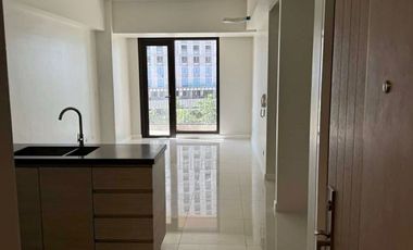 Good Deal 2-Bedroom with parking at Manadani Bay Suites