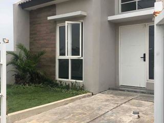 Rumah mewah 400 jt an, 3 menit dari UINSA MERR SURABAYA