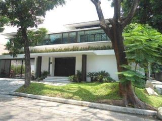 SEMI-FURNISHED HOUSE FOR LEASE IN VALLE VERDE 4
