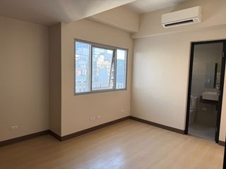 Rent to Own Studio Condo For Sale in Ellis Makati CBD near Salcedo Park