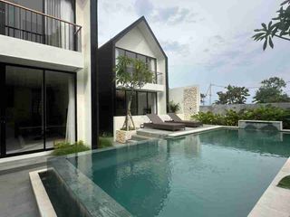 Di jual Vila cantik modern fully furnished jalan kaki ke pantai Saba Gianyar