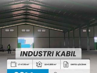 DIJUAL - GUDANG BARU KABIL, BATAM

Spesifikasi:
Luas Tanah: ±7.110 m² (45 x 158)
Luas Bangunan Gudang: ±1.800 m² (60 x 60)
Gabungan 2 Gudang jadi 1
Tinggi Gudang: ±7.5 m (bisa modif 2 lantai)
UWTO: s/d 2044
Kondisi: Baru, belum pernah dipakai

Fasilitas & Detail:
Lantai cor beton tebal 22 cm (readymix K-300)
Sisa lahan luas di belakang & samping kiri kanan
Gudang dikelilingi pagar (privasi tinggi)
Kawasan dengan security 24 jam

Keunggulan:
Cocok untuk pabrik, warehouse, atau distribusi skala besar
Akses mudah untuk kendaraan besar
Lingkungan industri yang berkembang

Harga Jual: Rp 33 Miliar (Nego)