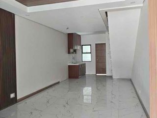 affordable Townhouse in Vergon ville Pulang Lupa Dos, Las Piñas City