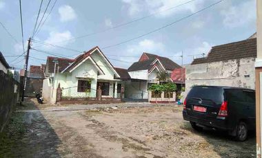 tanah condongcatur slmn
