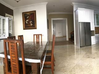 Rumah 5br Kemang Selatan, cocok u/ rumah dan kantor, parkir luas bebas banjir
