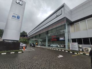 Jual Cepat Gedung Showroom, Dealer Bengkel Mobil Lengkap Kantor Pinggir Jalan Raya Mayor Oking LT 4.950 M2 Citeureup Bogor
