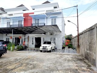 Investasi Cerdas! Rumah 2Lt Posisi Hook, Area Berkembang Tinggi