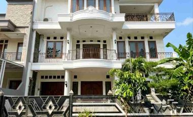 Rumah  Megah 3 Lantai Area Cempaka Putih - Jakarta Pusat || Harga Menarik!