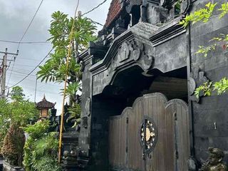 Dijual Rumah Style Bali Lantai 2, dikawasan Jalan Siulan Penatih Denpasar Timur.