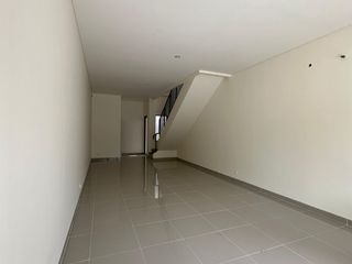 SISA SEDIKIT! RUKO SIAP BISNIS HADAP JALAN BY PARAMOUNT LAND!