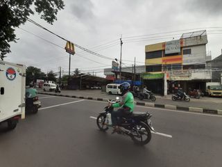 Miliki Ruko 3,5 Lantai, Lokasi  Sangat Ramai Jalan Ciledug Raya, Dapat Digunakan Untuk Kantor dan Usaha Dagang dll.