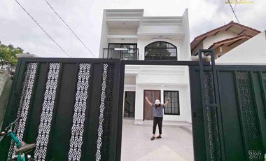 Dijual Rumah Modern Siap Huni, Lokasi Strategis di Jakarta Barat