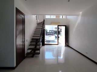 FOR SALE! 3 Bedrooms in Mahogany Place 3, Taguig City