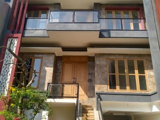 Siap Huni! Rumah Brand New 3 Lantai di Pisangan Ciputat DR-18174