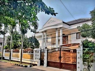 Rumah Mewah Murah 2 Lantai LT 683M²  Di Cinere Depok