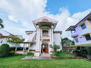 puncak Trawas jual murah villa terawat siap huni dengan pemandangan indah di pegunungan