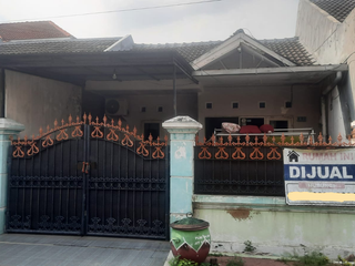Rumah gandeng jadi SATU, Perum Puri Indah, Tengah Kota Sidoarjo