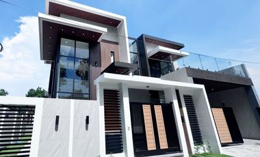 Attractive 5-Bedroom Modern Contemporary House and Lot for Sale in Tagaytay City