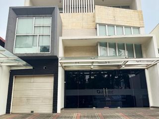 Dijual Gedung Kantor 3 Lantai Full Furnished di Kawasan Strategis BSD Cocok untuk Klinik, Kantor dan Coworking Space