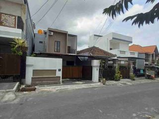 RUMAH LANTAI II DI JAKAN KUSUMA BANGSA GATSU BARAT DENPASAR BALI